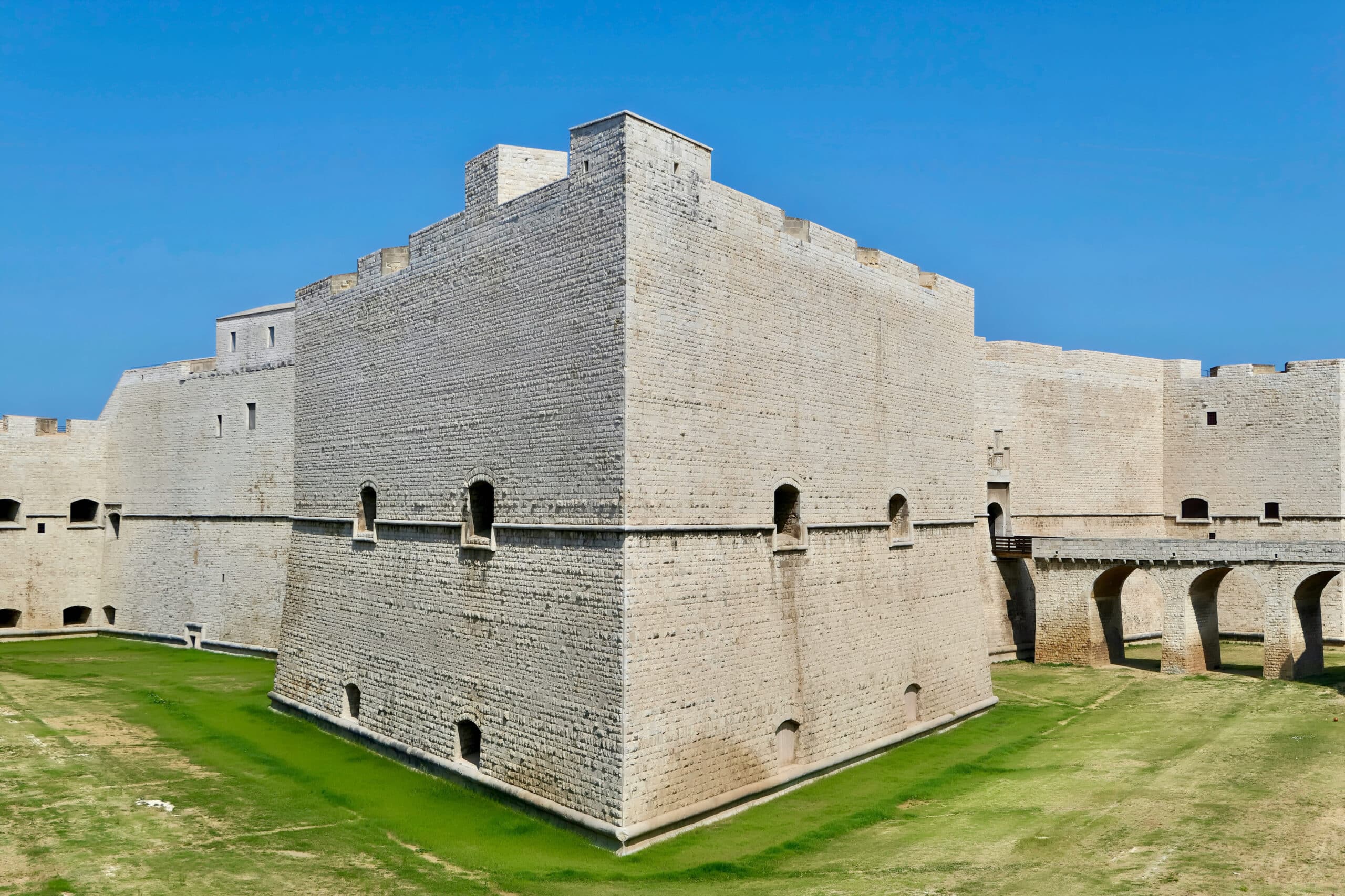 Apulia building, charity auction travel packages, vacation fundraising, travel fundraising, fundraising ideas, charity ideas, silent auction items, travel fundraising events