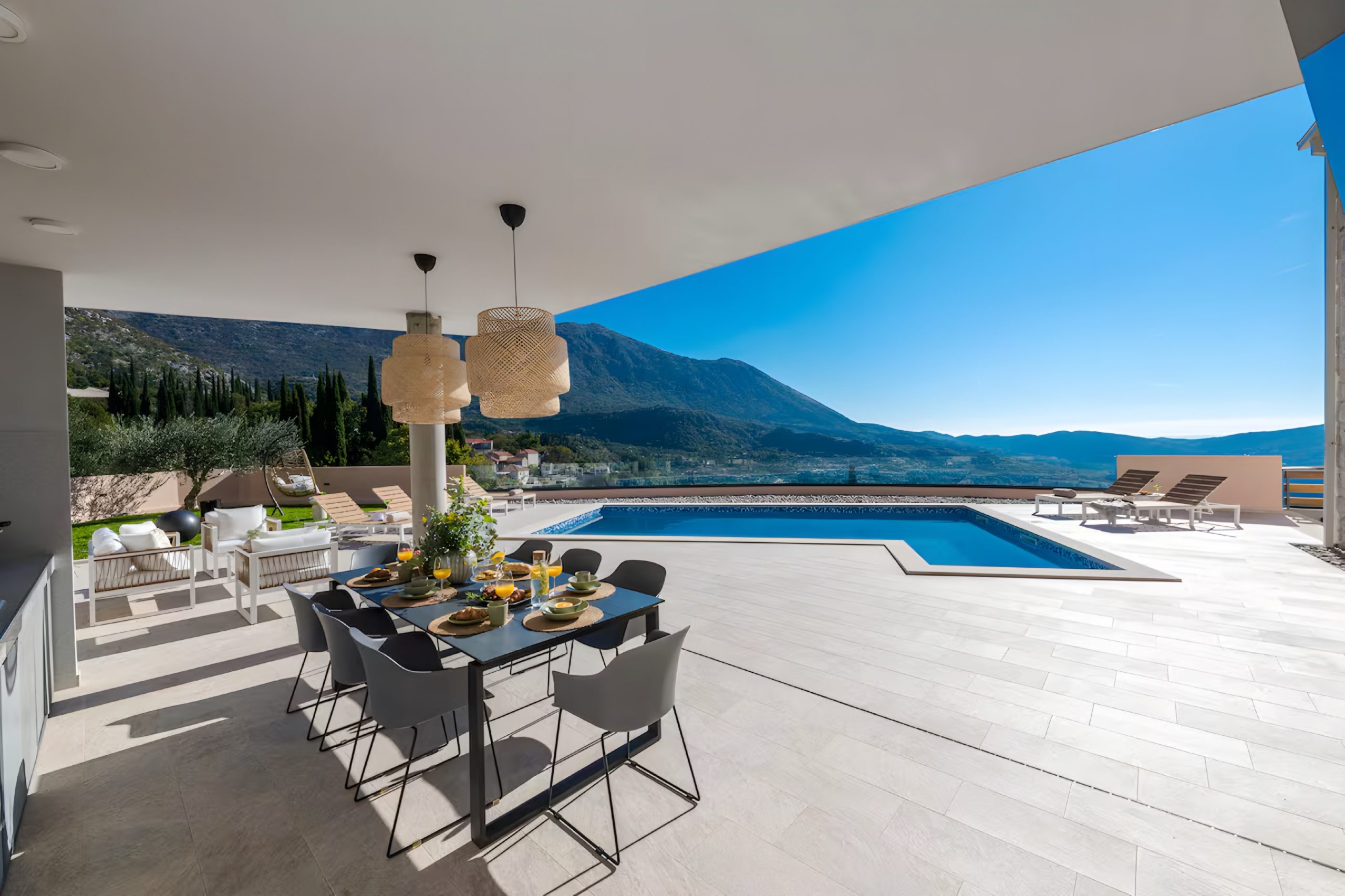 Countryside villa pool area, consignment travel providers, charity auction travel packages, vacation fundraising, travel fundraising, fundraising ideas, charity ideas, silent auction items, travel fundraising events