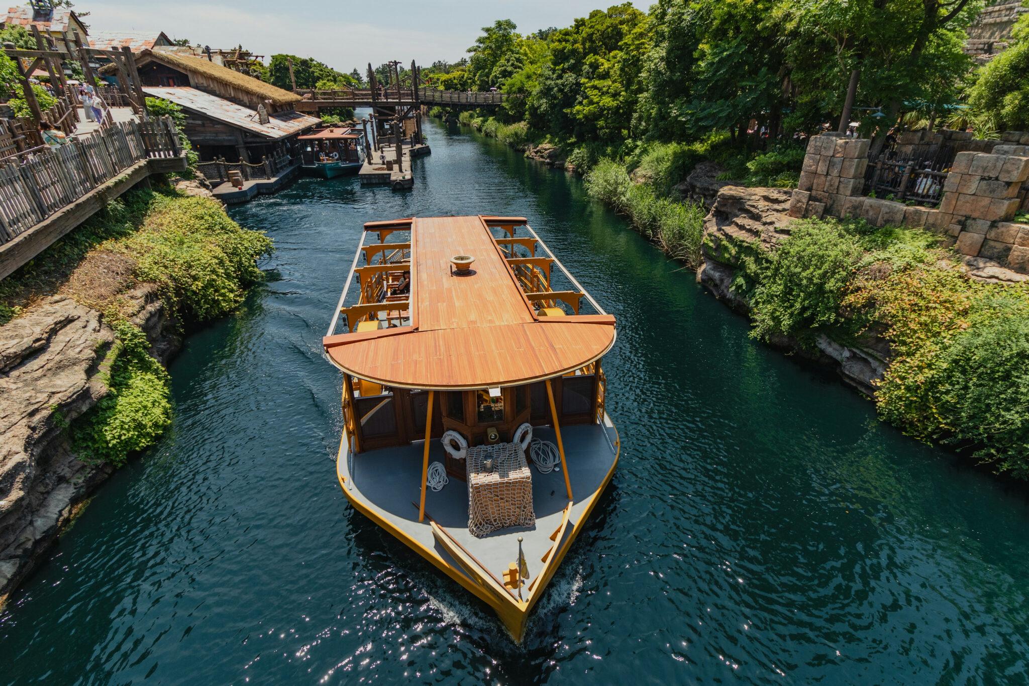 River boat in Tokyo, charity auction travel packages, vacation fundraising, travel fundraising, fundraising ideas, charity ideas, silent auction items, travel fundraising events
