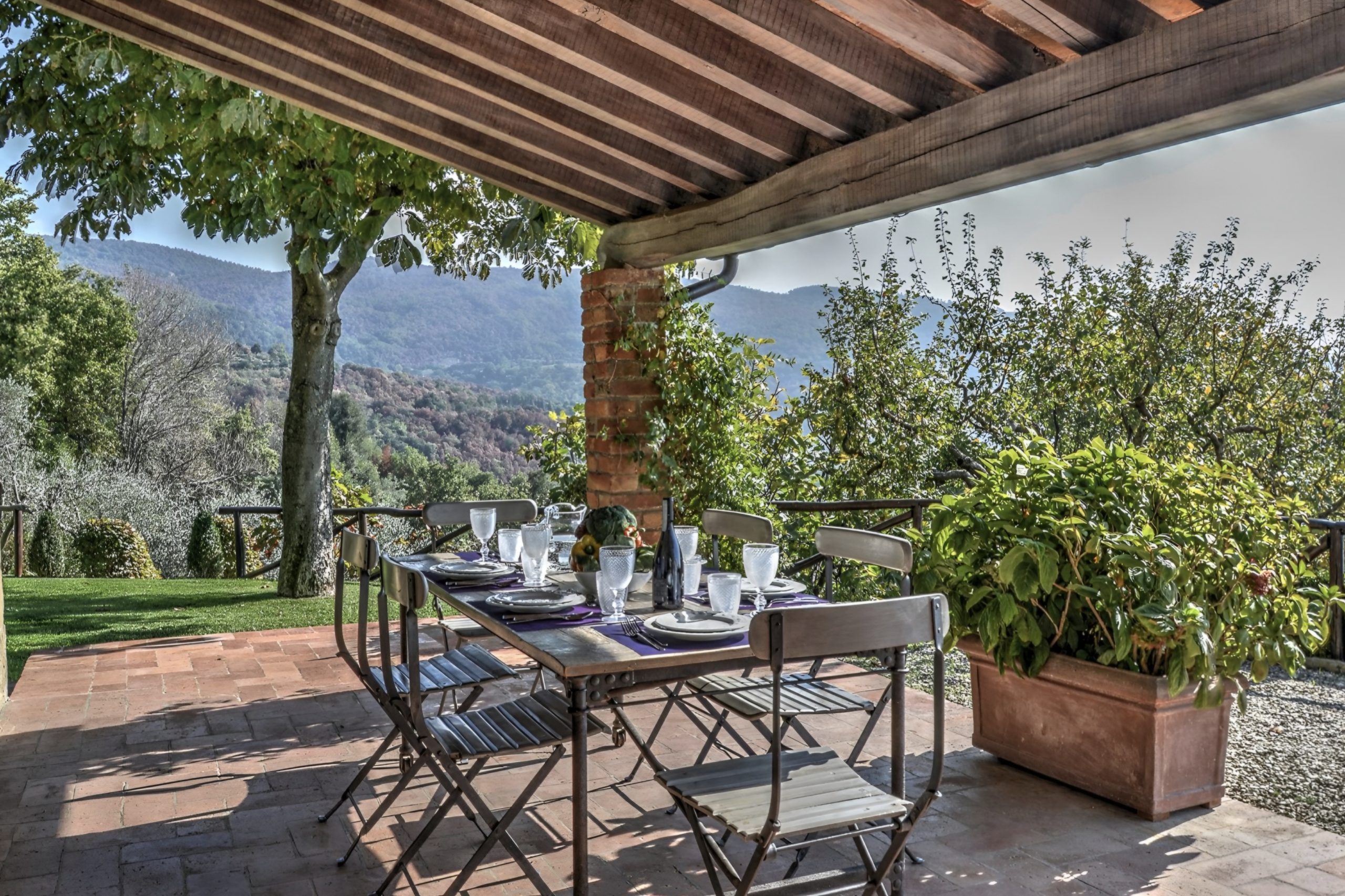 Tuscany countryside villa, consignment travel providers, charity auction travel packages, vacation fundraising, travel fundraising, fundraising ideas, charity ideas, silent auction items, travel fundraising events
